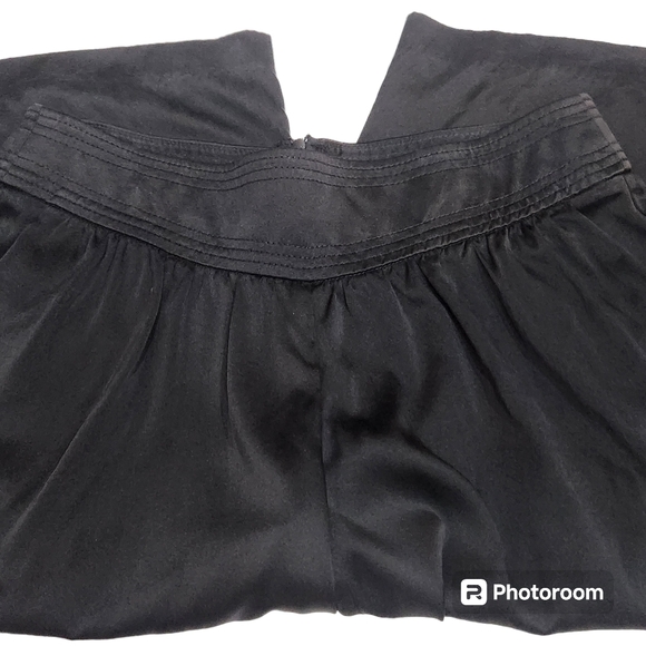 Trina Turk Women's Silk Wide Balloon Parachute Leg  Black Flowing Capri Pants  6 - Picture 5 of 12